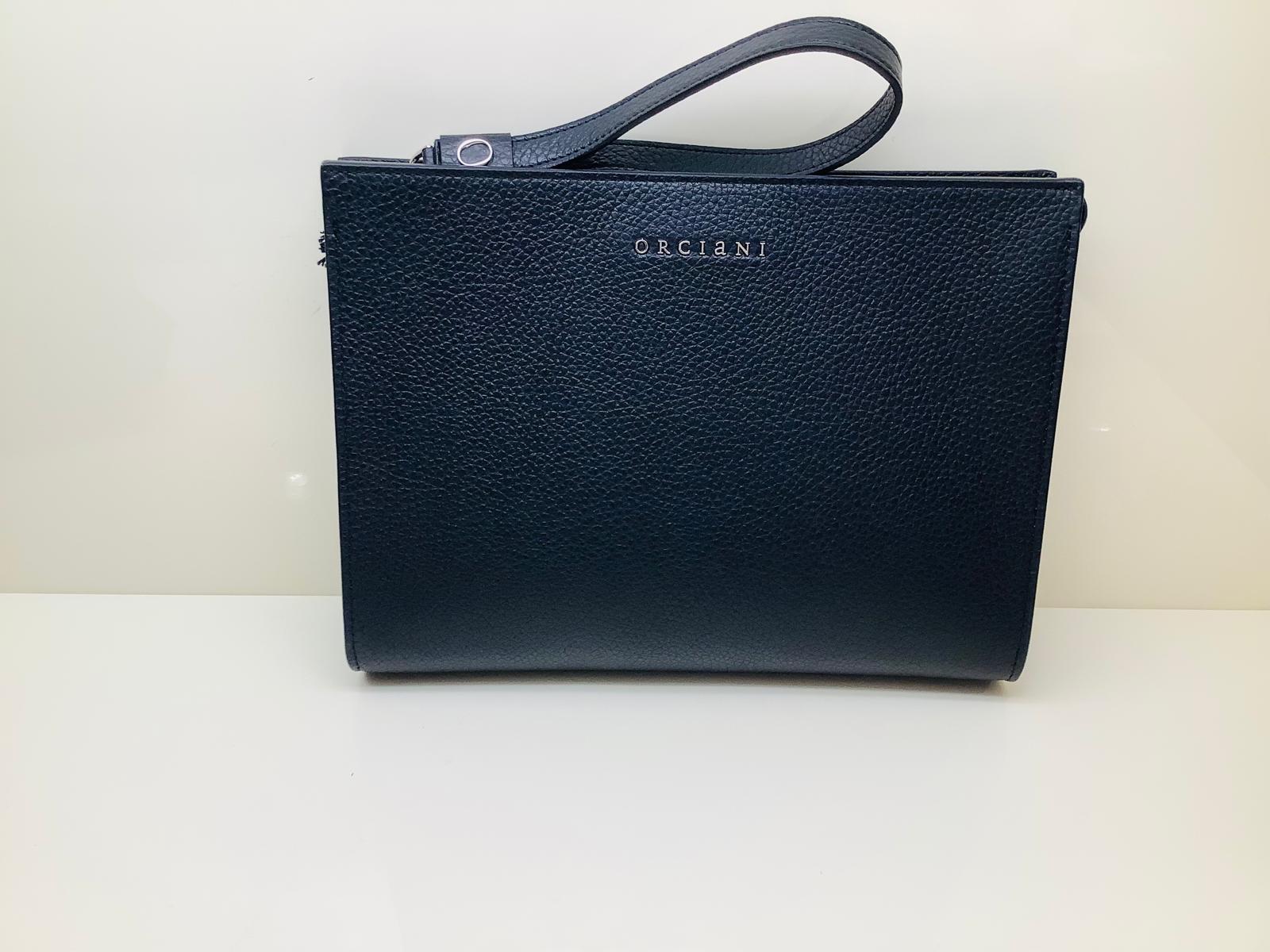 ORCIANI – Pochette Portadocumenti Fondo Largo in Pelle Micron Martellata – SU0127