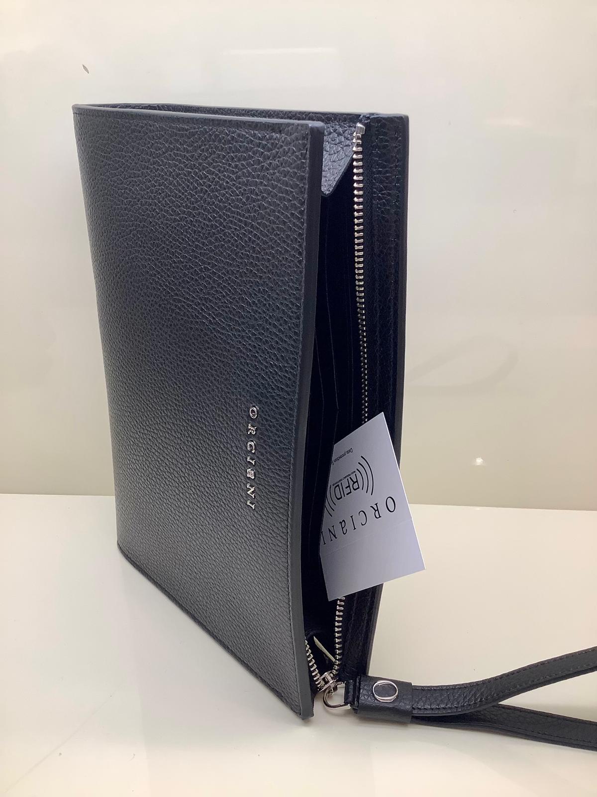 ORCIANI – Pochette Portadocumenti Fondo Largo in Pelle Micron Martellata – SU0127
